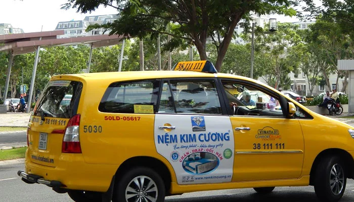 quang cáo trên taxi hcm